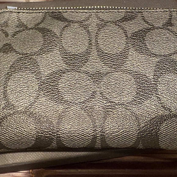 Coach Wristlet - Picture 3 of 5